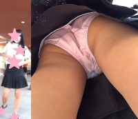 70.楽しむ私服ちゃんのピンクサテンパンツ