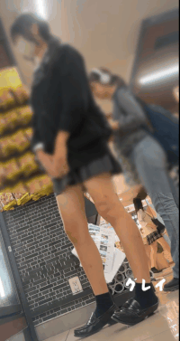 JKお宝＃128 細身JKの白パンティー