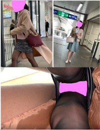 パンチラ 黒タイツミニスカ美女、清楚系パンスト美女を逆さ撮り！