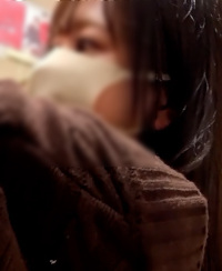 94ミニスカ女子あそこをカキカキ